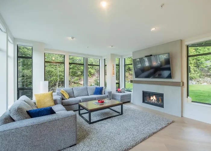 Pet Friendly hotel: Ravencrest By Outpost Whistler